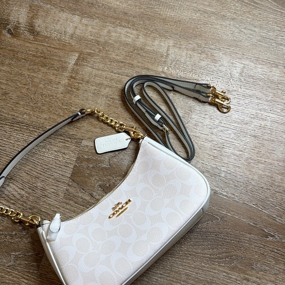 Coach Cream Shoulder Bag with Gold Accents - Picture 3 of 5